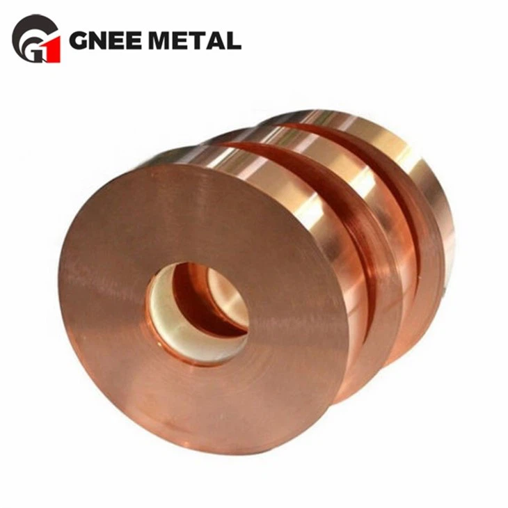 Bande de toit en cuivre, elle a une noblesse naturelle